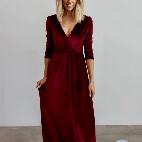 Baltic Born Dresses & Skirts - EUC Baltic Born Sofia Velvet Wrap Dress in Mulberry - XXXL